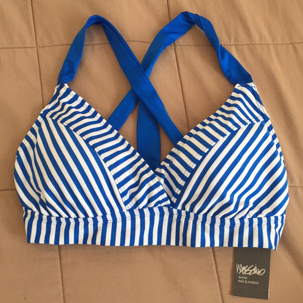 New with tag swim top.